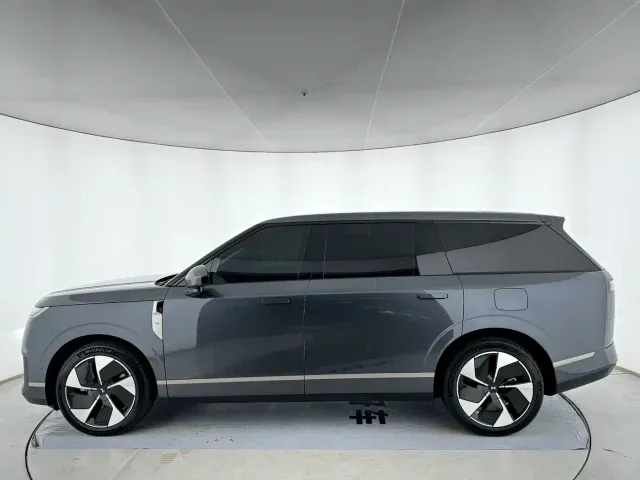 Xpeng GX — Фото автомобиля 9