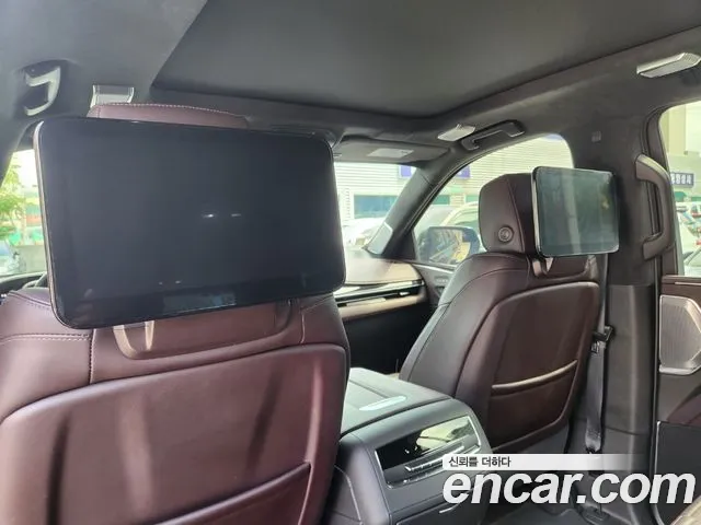 Cadillac Escalade Generation 5 — Фото автомобиля 15