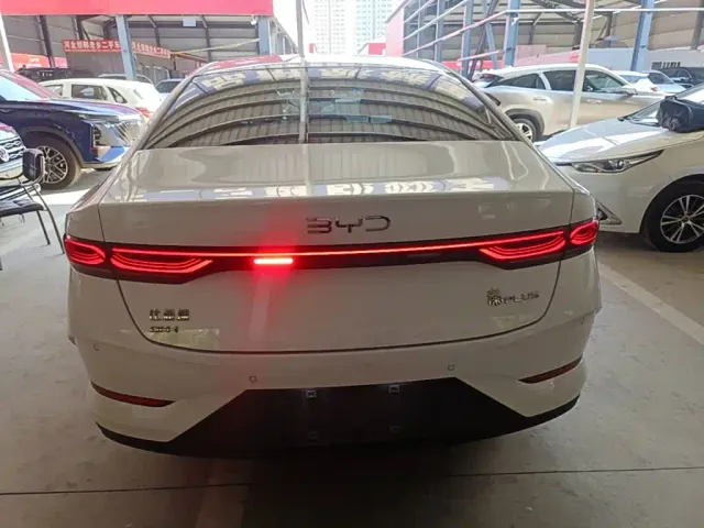 BYD Qin PLUS — Фото автомобиля 5