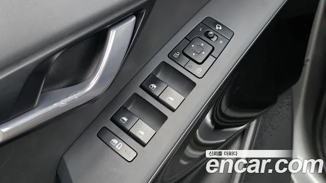 Kia Niro — Фото автомобиля 26