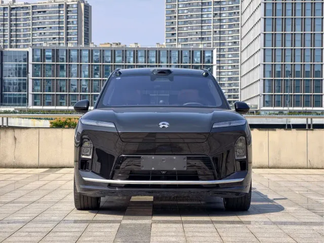 Nio ES8 — Фото автомобиля 2