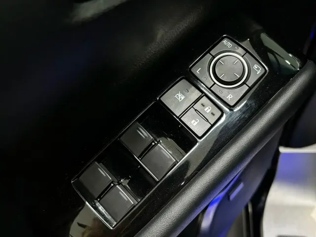 Lexus LM — Фото автомобиля 8