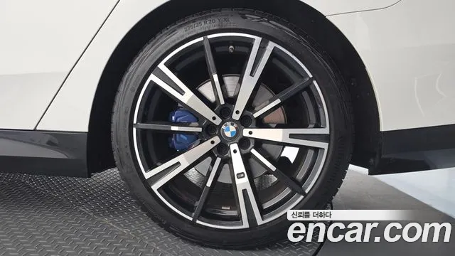 BMW 5 Series G60 — Фото автомобиля 6