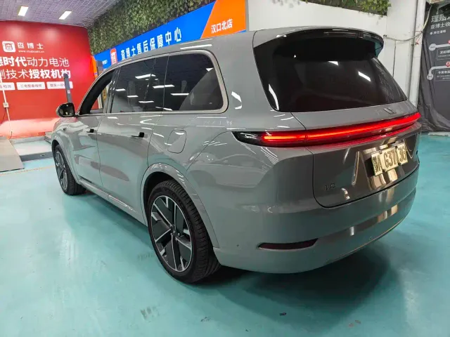 Li Auto L9 — Фото автомобиля 2
