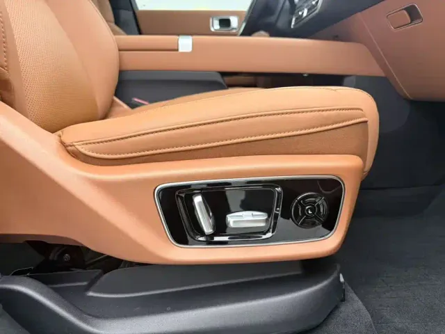 Li Auto L7 — Фото автомобиля 23