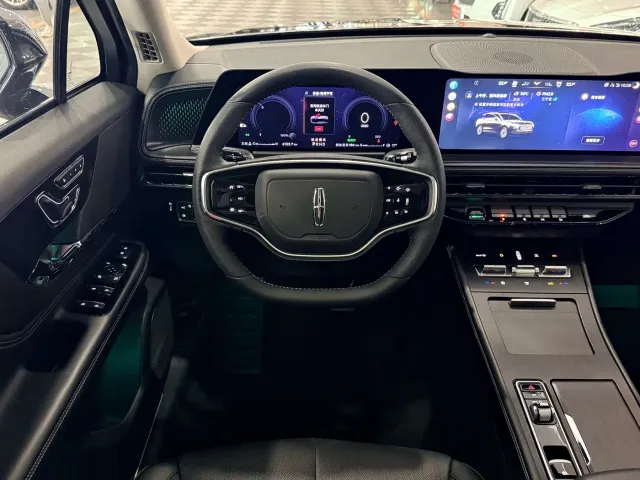 Lincoln Corsair — Фото автомобиля 14