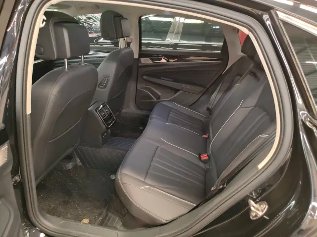 Volkswagen Passat — Фото автомобиля 8