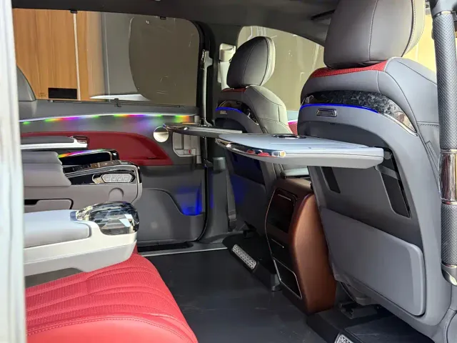 Toyota Sienna — Фото автомобиля 11