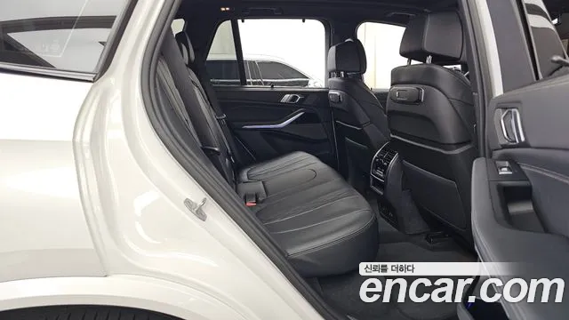 BMW X5 xDrive 40i M Sport — Фото автомобиля 10