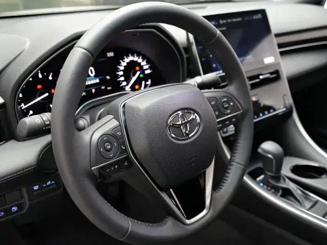Toyota Avalon — Фото автомобиля 8