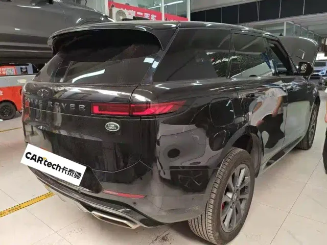 Land Rover Range Rover Sport — Фото автомобиля 3
