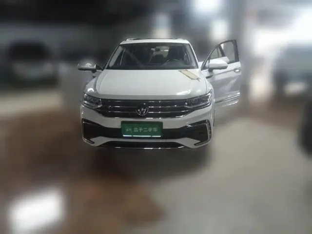 Volkswagen Tiguan L — Фото автомобиля 22