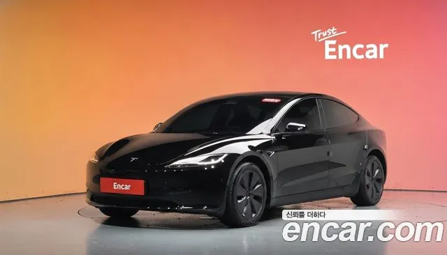 Фотография автомобиля — Tesla Model 3