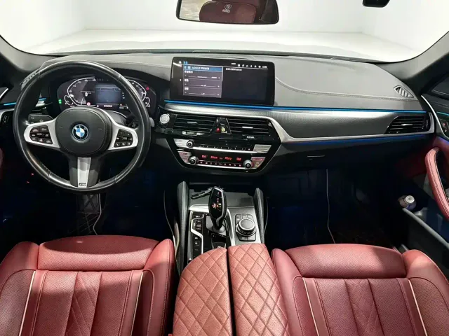 BMW 5 Series — Фото автомобиля 5