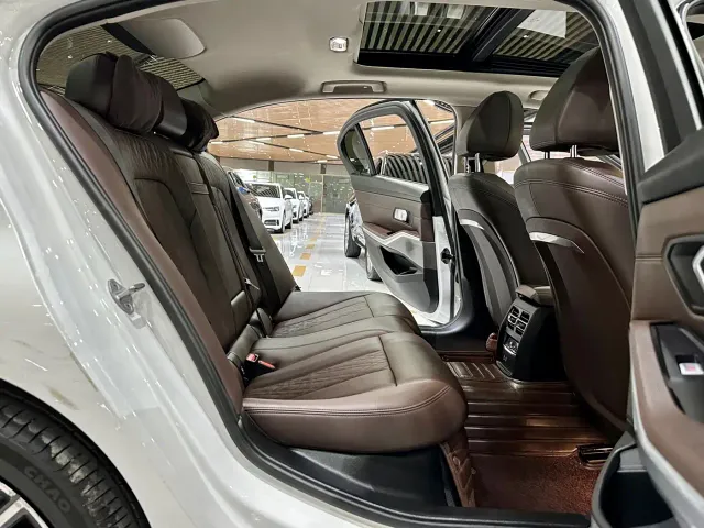 BMW 3 Series — Фото автомобиля 10