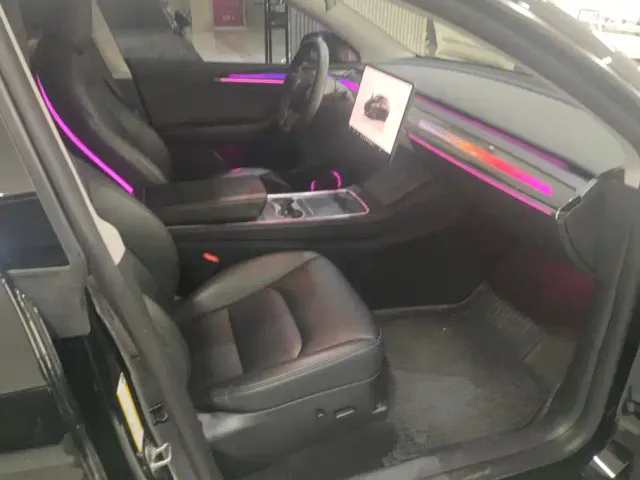 Tesla Model Y — Фото автомобиля 8