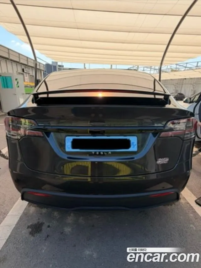 Tesla Model X — Фото автомобиля 2