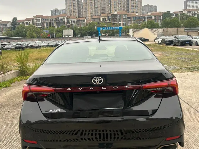 Toyota Avalon — Фото автомобиля 8