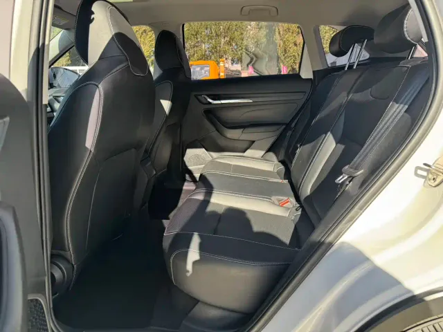 Škoda Kamiq 2022 1.5L Automatic Comfort Edition — Фото автомобиля 23