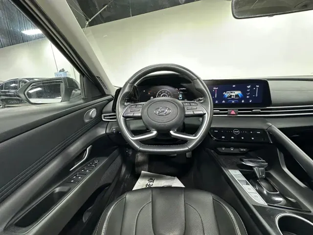 Hyundai Elantra — Фото автомобиля 11