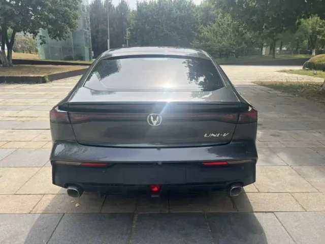 Changan UNI-V — Фото автомобиля 7