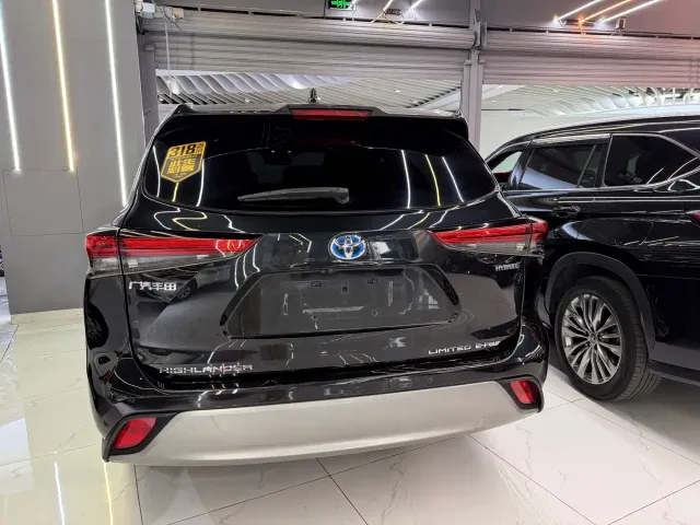 Toyota Highlander — Фото автомобиля 8