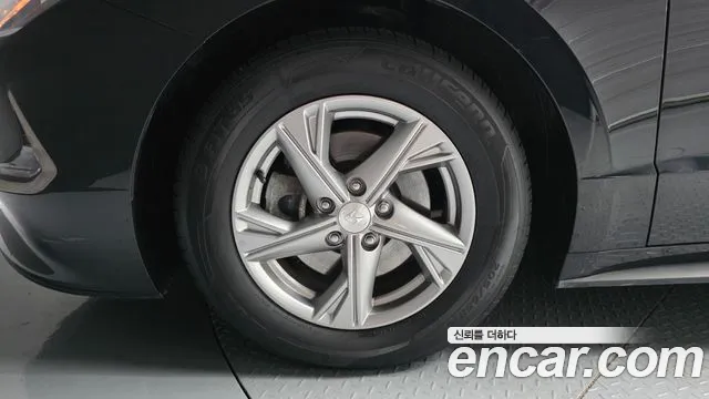 Hyundai Sonata — Фото автомобиля 5