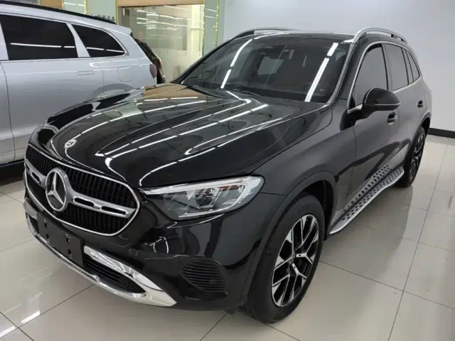 Фотография автомобиля — Mercedes-Benz GLC-Class