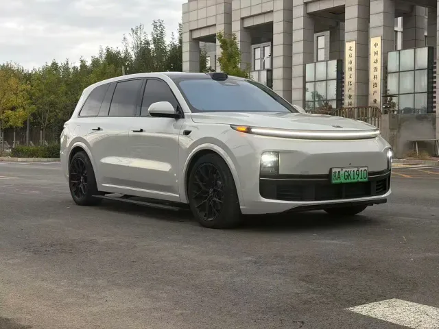 Li Auto L9 — Фото автомобиля 3
