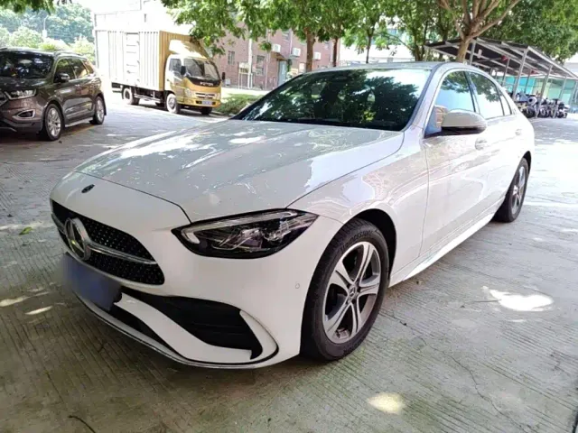 Фотография автомобиля — Mercedes-Benz C-Class