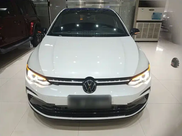 Volkswagen Golf — Фото автомобиля 2