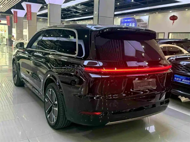 Li Auto L9 — Фото автомобиля 4