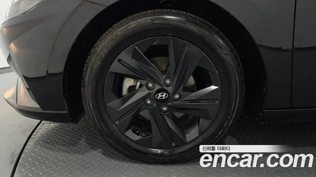 Hyundai Avante CN7 — Фото автомобиля 5