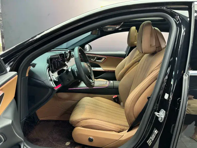 Mercedes-Benz E-Class — Фото автомобиля 9