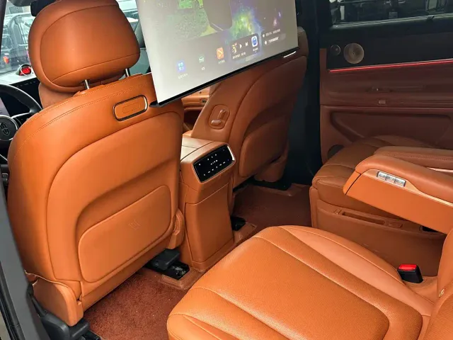 AITO Wenjie AITO M9 2024 Extended Range Ultra 42kWh 6-Seater — Фото автомобиля 6