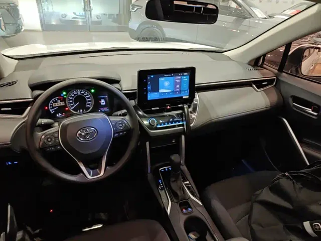 Toyota Corolla Cross — Фото автомобиля 12
