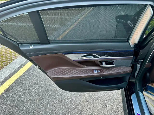 BMW 7 Series — Фото автомобиля 19