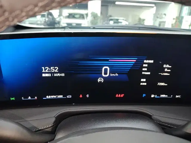Cadillac XT4 — Фото автомобиля 11