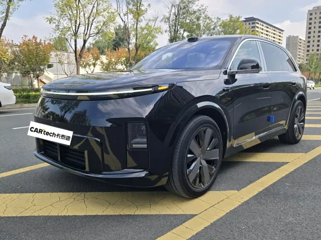 Li Auto L8 — Фото автомобиля 2