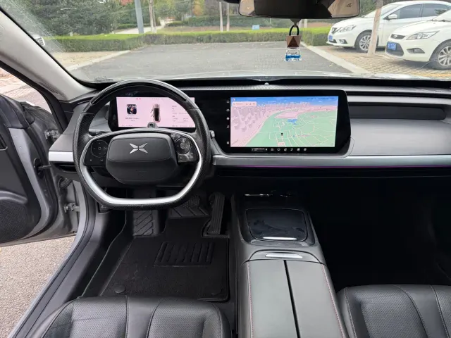 Xpeng P7 — Фото автомобиля 13