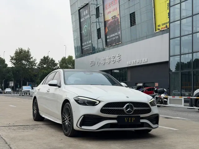 Фотография автомобиля — Mercedes-Benz C-Class