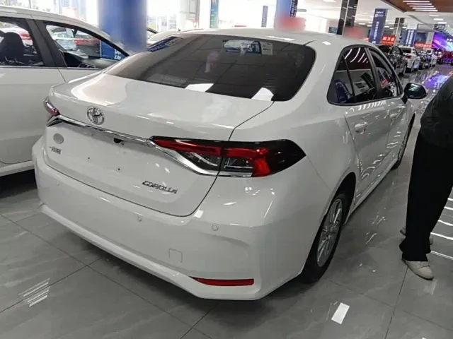 Toyota Corolla — Фото автомобиля 6