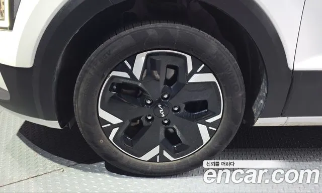 Kia Niro — Фото автомобиля 5