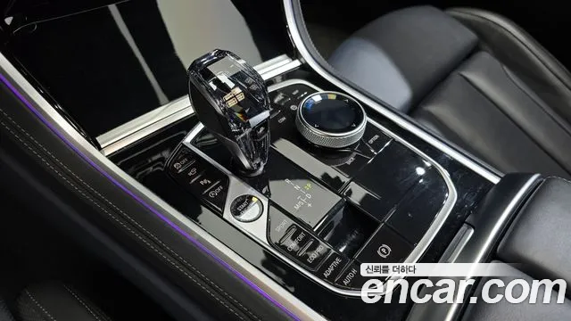 BMW 8 Series G15 — Фото автомобиля 9