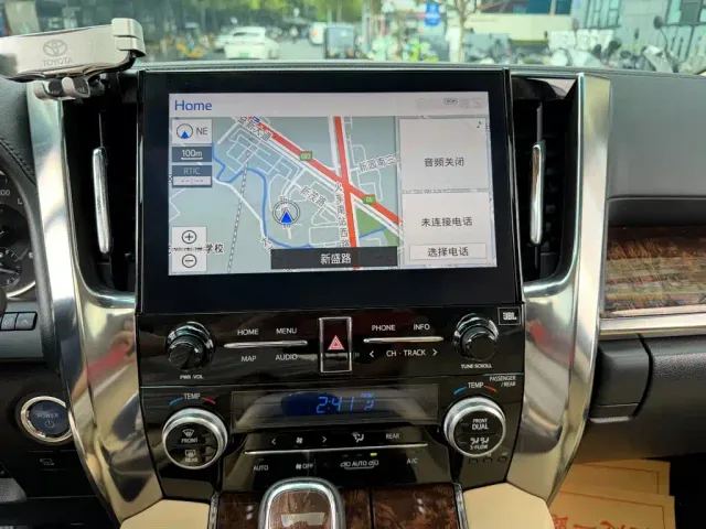 Toyota Alphard — Фото автомобиля 10