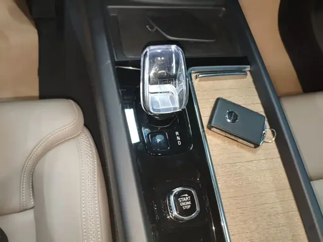 Volvo XC60 — Фото автомобиля 13