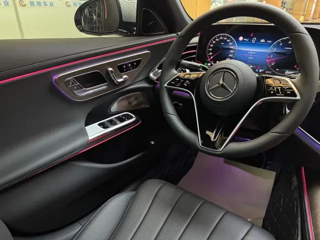 Mercedes-Benz E-Class — Фото автомобиля 15