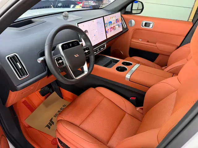 Li Auto L7 — Фото автомобиля 7