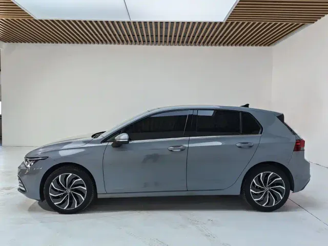 Volkswagen Golf — Фото автомобиля 7