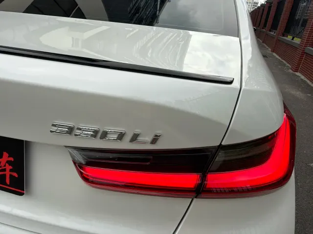 BMW 3 Series — Фото автомобиля 21